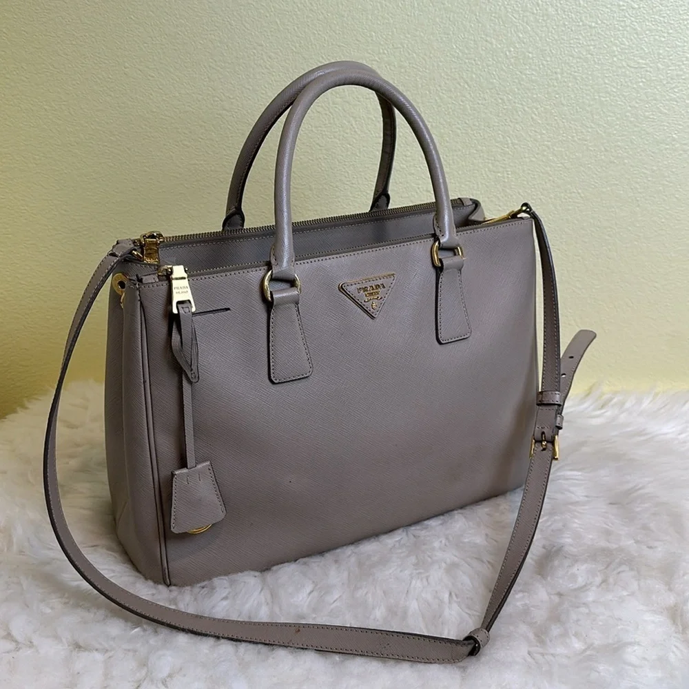 💯Authentic Prada Lux Safiano  Leather Handbag🍀 - Picture 4 of 15